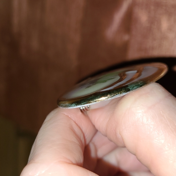 Vintage Oval Purple Violets Brooch Pin Porcelain with Hand Painted Gold Trim - Picture 6 of 6